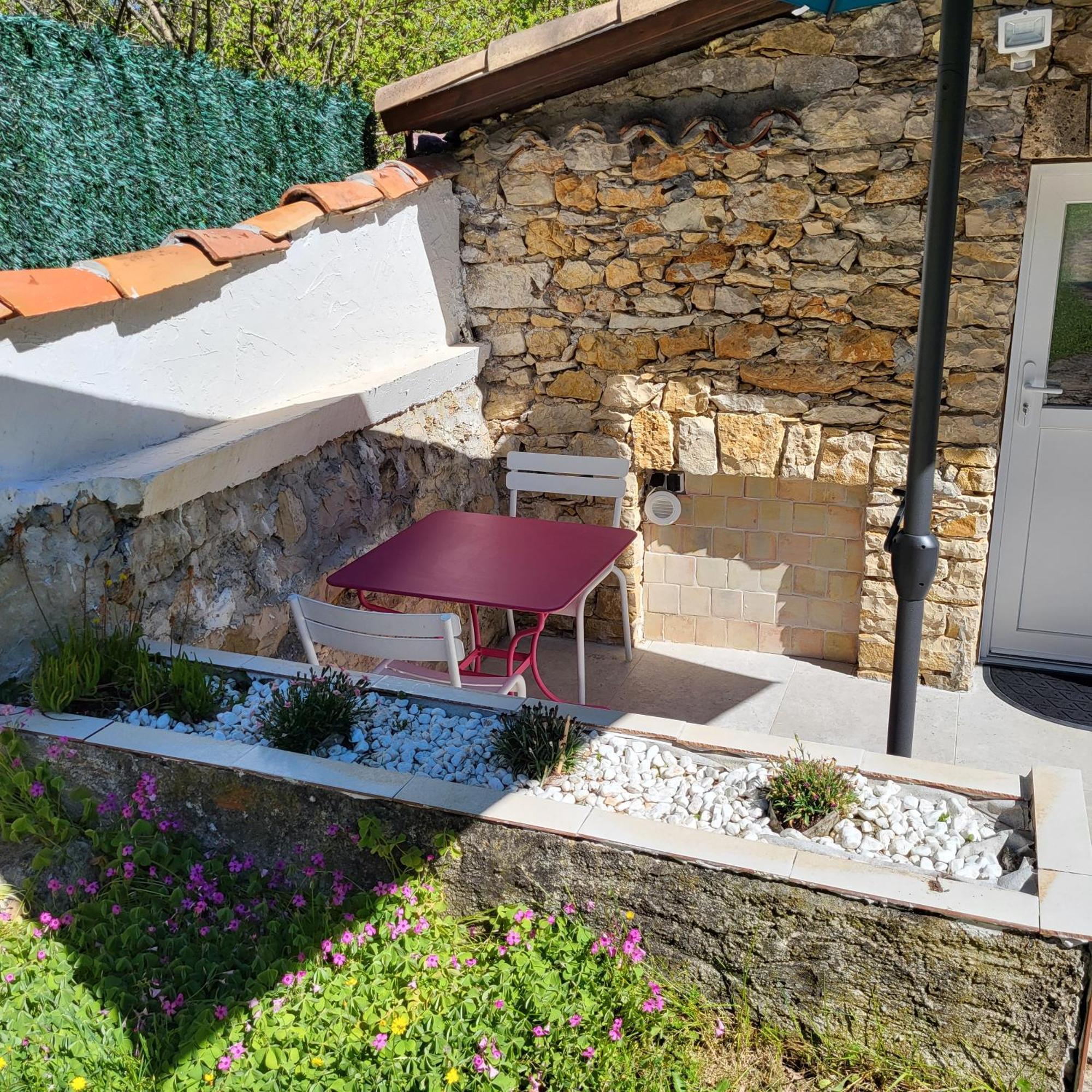 Les Pierres De Cezaire Hotel Saint-Cézaire-sur-Siagne Exterior photo